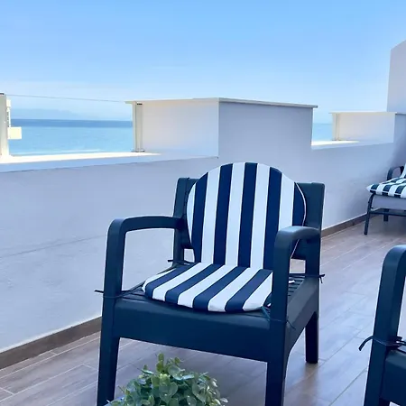 Magnifico Atico 4 Hab Frente A La Playa Con Piscinas Parking Incluido Por Keywise شقة فوينخيرولا
