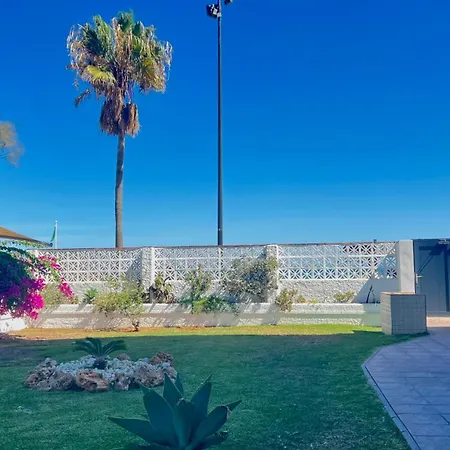 Magnifico Atico 4 Hab Frente A La Playa Con Piscinas Parking Incluido Por Keywise شقة فوينخيرولا