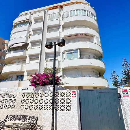 Magnifico Atico 4 Hab Frente A La Playa Con Piscinas Parking Incluido Por Keywise فوينخيرولا